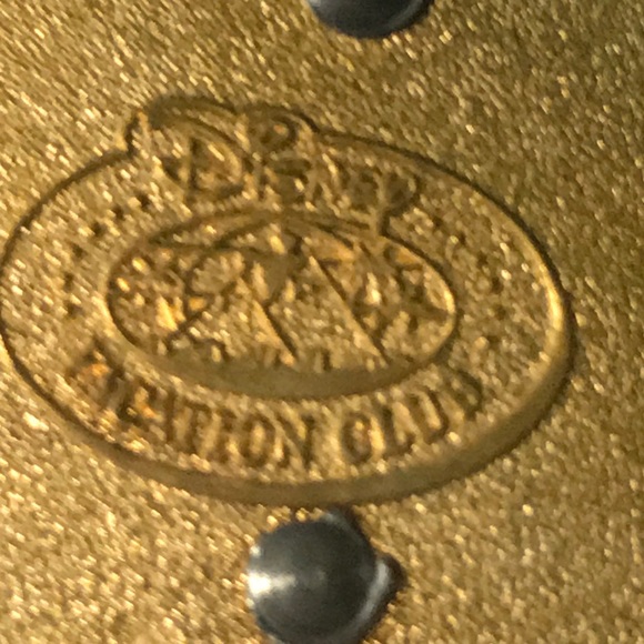 Disney Pin Vero Beach Resort 10 Yr Anniversary - Picture 3 of 4